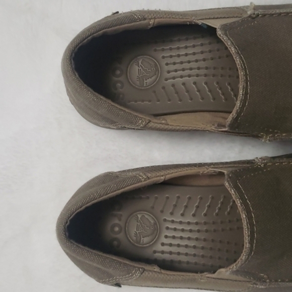 Crocs Santa Cruz Shoes - Picture 2 of 8